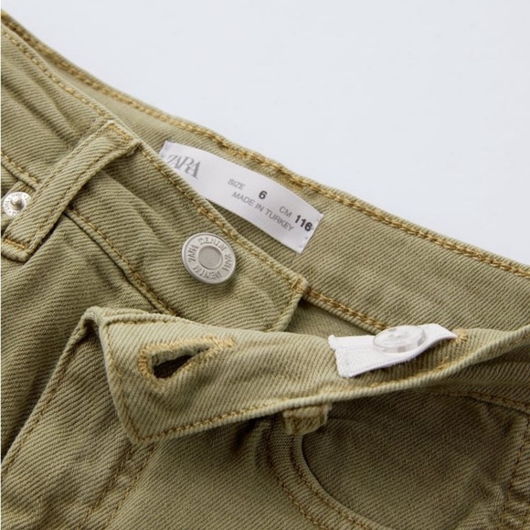 Zara “The New Cargo Jeans” - Picture 3 of 3